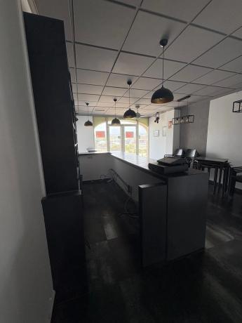 Local en avenida dels Tamarits