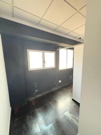 Local en avenida dels Tamarits