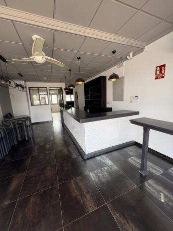 Local en avenida dels Tamarits