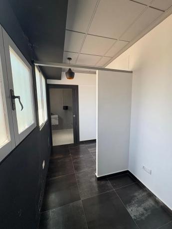 Local en avenida dels Tamarits