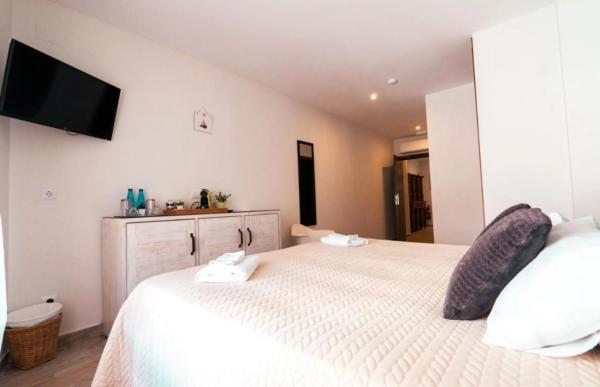 Hotel, centro de fitness en calle Roques