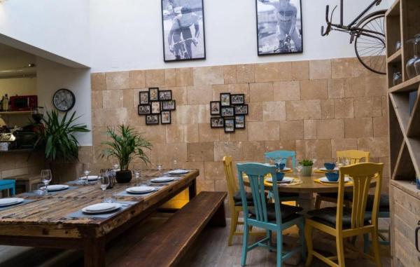 Hotel, centro de fitness en calle Roques