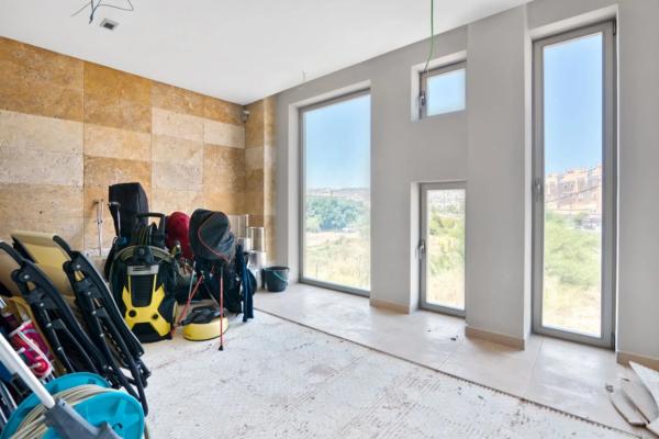 Local en Montañar-El Arenal