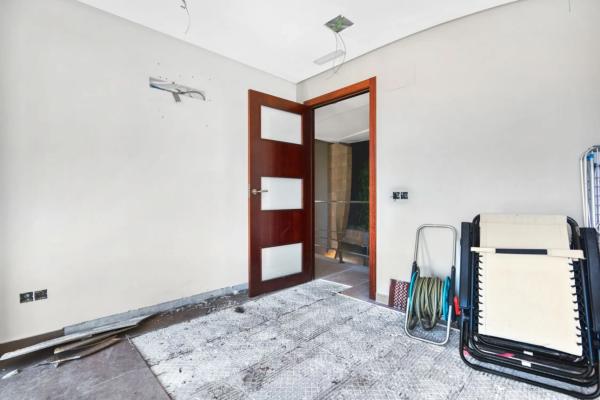 Local en Montañar-El Arenal