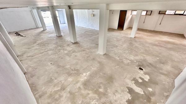 Local en calle Fondària, 1