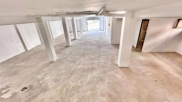 Local en calle Fondària, 1