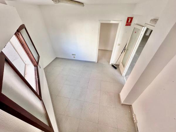 Local en calle Fondària, 1