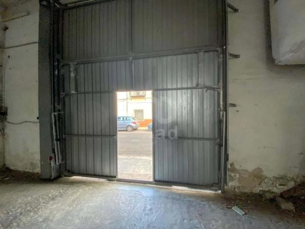 Local en avenida d'Alcoi, 5