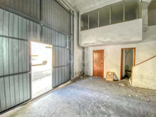 Local en avenida d'Alcoi, 5