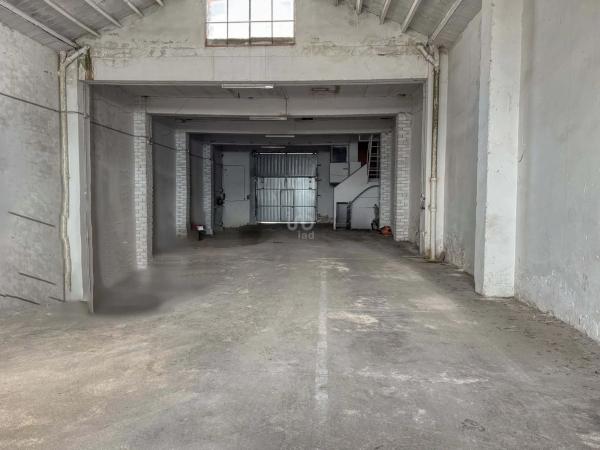 Local en avenida d'Alcoi, 5