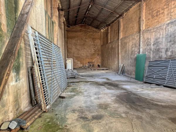 Local en avenida d'Alcoi, 5