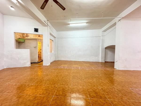 Local en Pla de la Font, 10