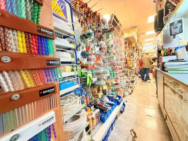 Local en calle Ruperto Chapí, 2