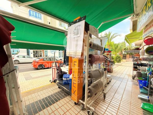 Local en calle Ruperto Chapí, 2