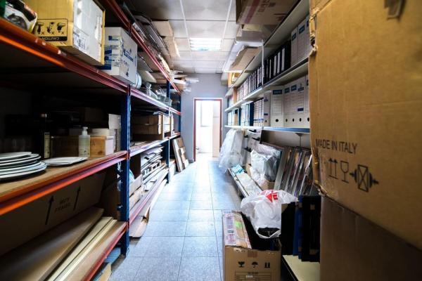 Nave en avenida d'Europa, 48