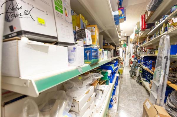 Local en calle Ruperto Chapí, 4