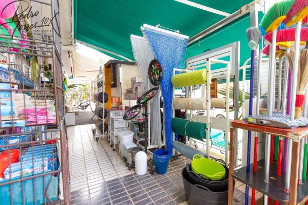 Local en calle Ruperto Chapí, 4