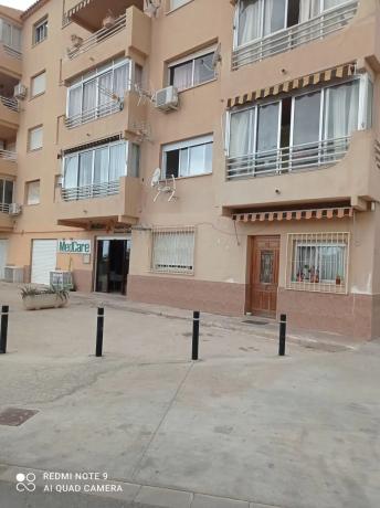 Local en calle Oslo, 24