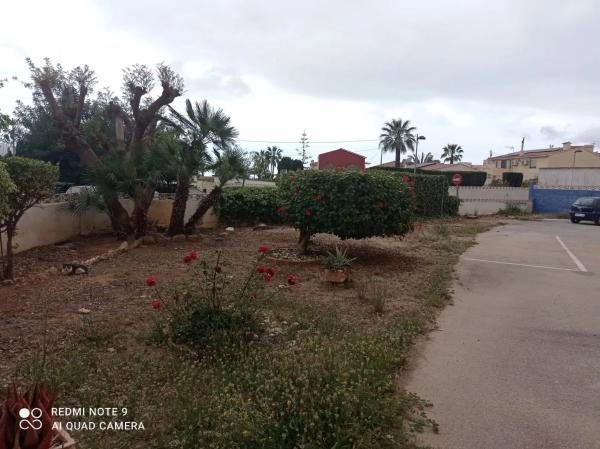 Local en calle Oslo, 24