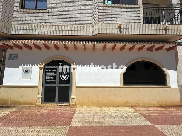 Local en calle Benito Pérez Galdós, 1