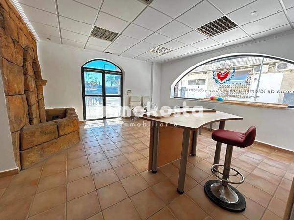 Local en calle Benito Pérez Galdós, 1