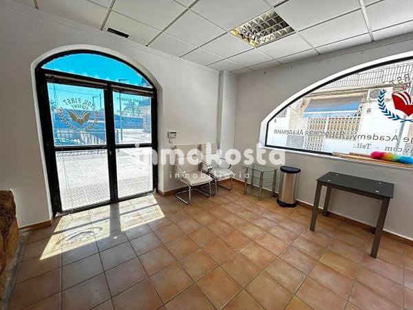 Local en calle Benito Pérez Galdós, 1