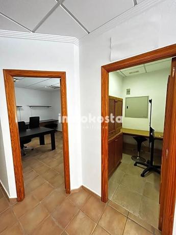 Local en calle Benito Pérez Galdós, 1