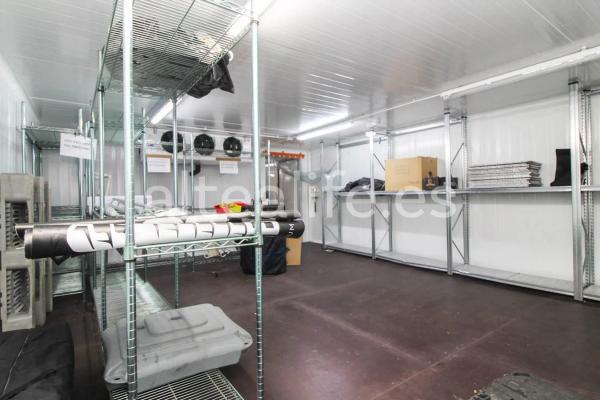 Local en avenida Europa