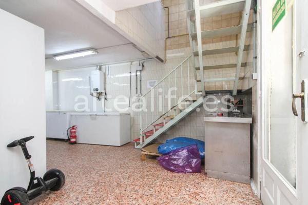 Local en avenida Europa