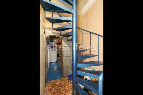 Local en avenida Europa