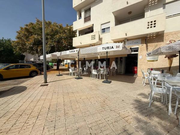 Local en avenida Corts Valencianes