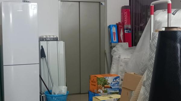 Local en sant pere, 17