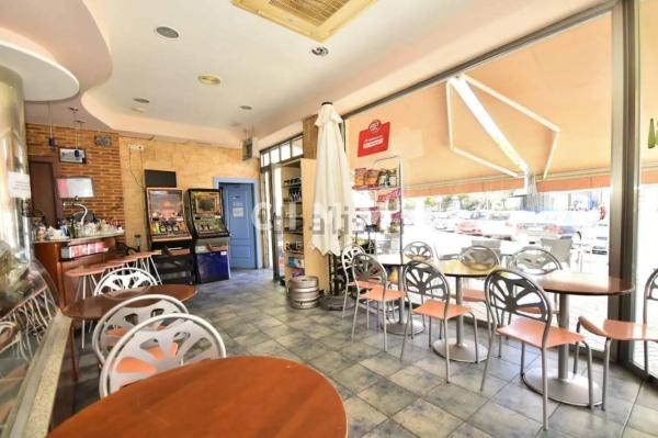 Local en avenida Corts Valencianes