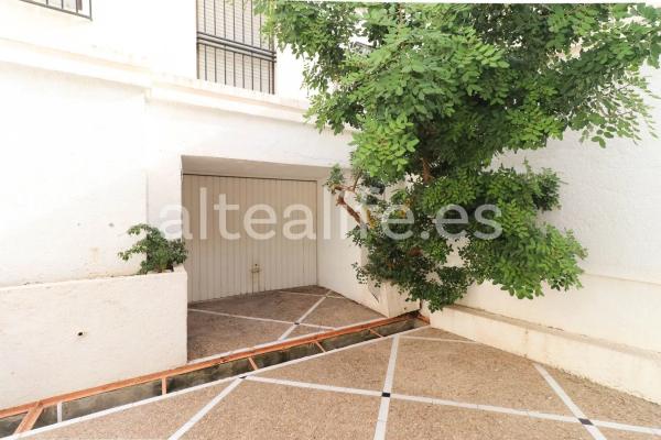 Local en calle Conde de Altea