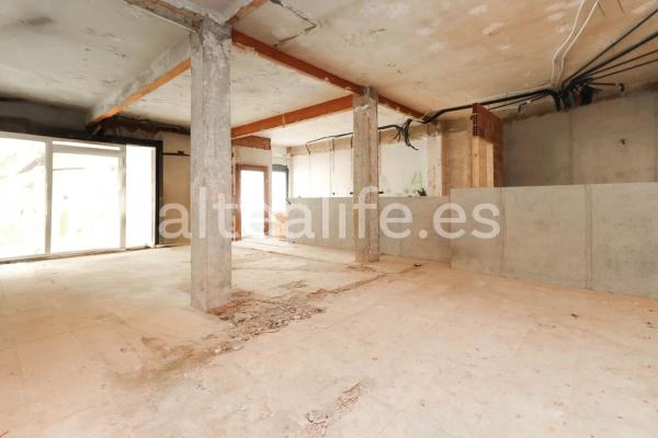 Local en calle Conde de Altea