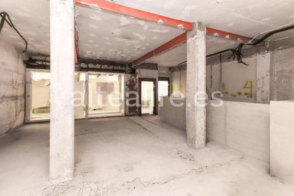 Local en calle Conde de Altea