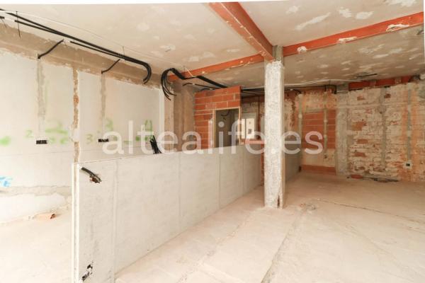 Local en calle Conde de Altea