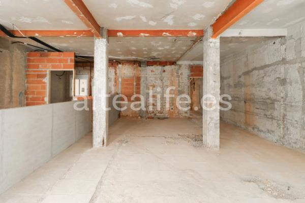 Local en calle Conde de Altea