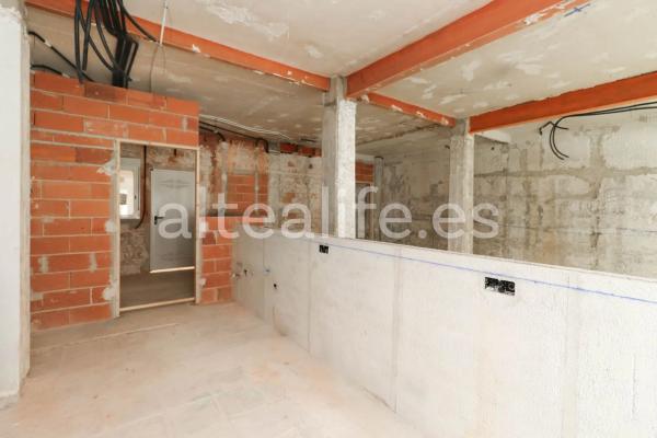 Local en calle Conde de Altea