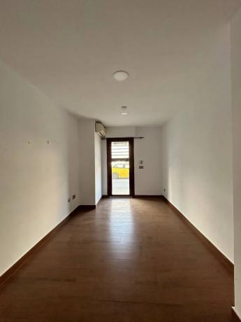 Local en plaza del Esports, 8