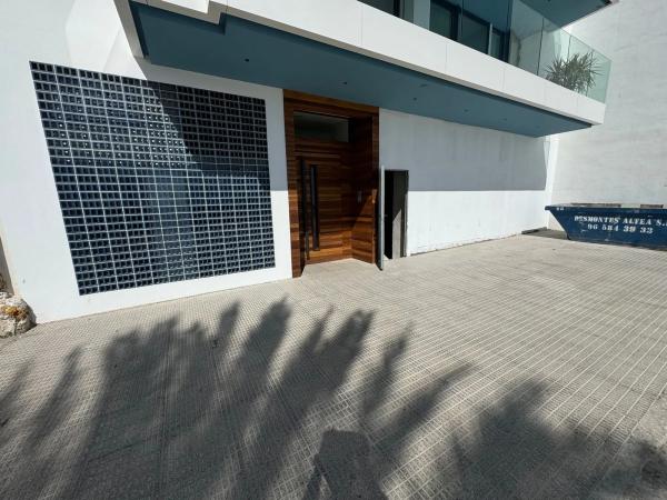 Local en calle Conde de Altea, 46