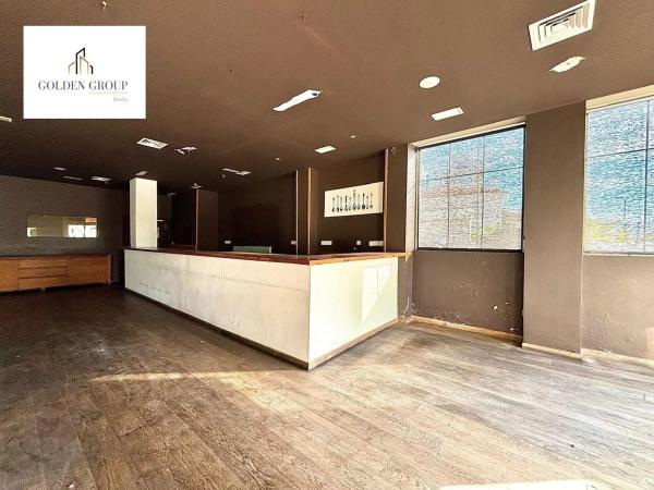 Local en avenida del Puerto