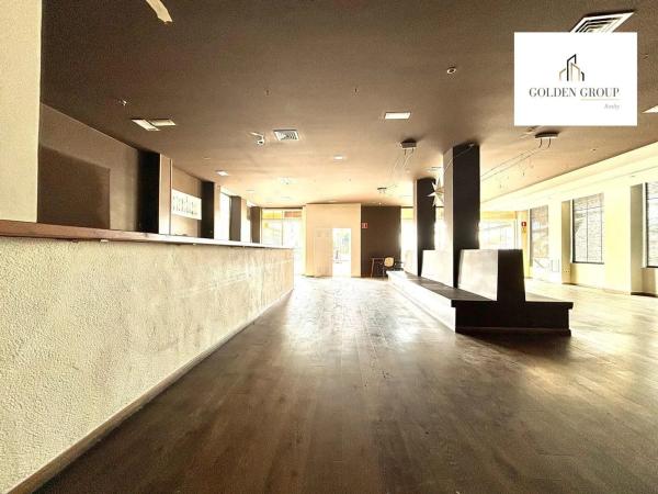 Local en avenida del Puerto