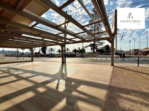 Local en avenida del Puerto