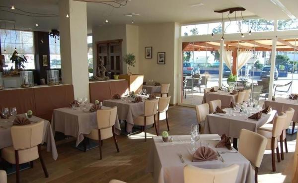 Local en avenida del Puerto, 22