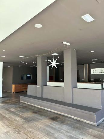 Local en avenida del Puerto, 22