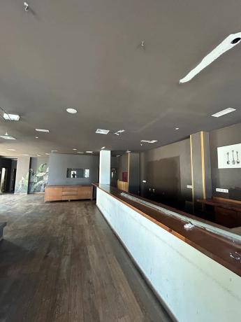 Local en avenida del Puerto, 22