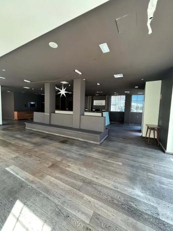 Local en avenida del Puerto, 22