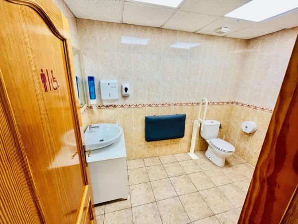 Local en calle Ferrocarril, 6