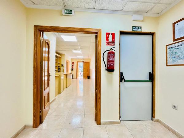 Local en calle Ferrocarril, 6